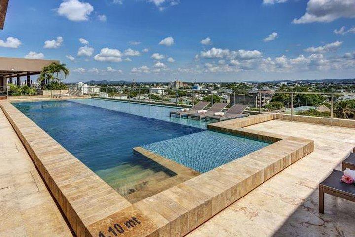 Ghl Hotel Monteria Bagian luar foto Infinity pool