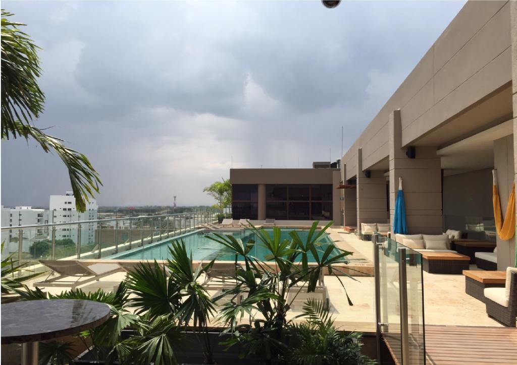 Ghl Hotel Monteria Bagian luar foto Rooftop pool at the hotel