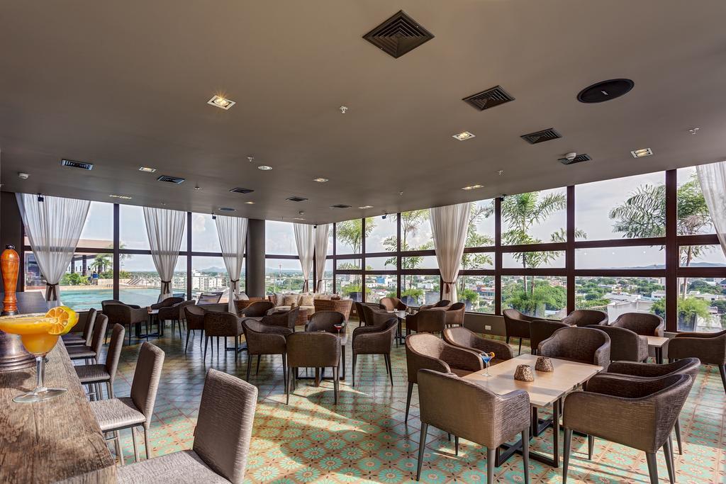 Ghl Hotel Monteria Bagian luar foto The restaurant
