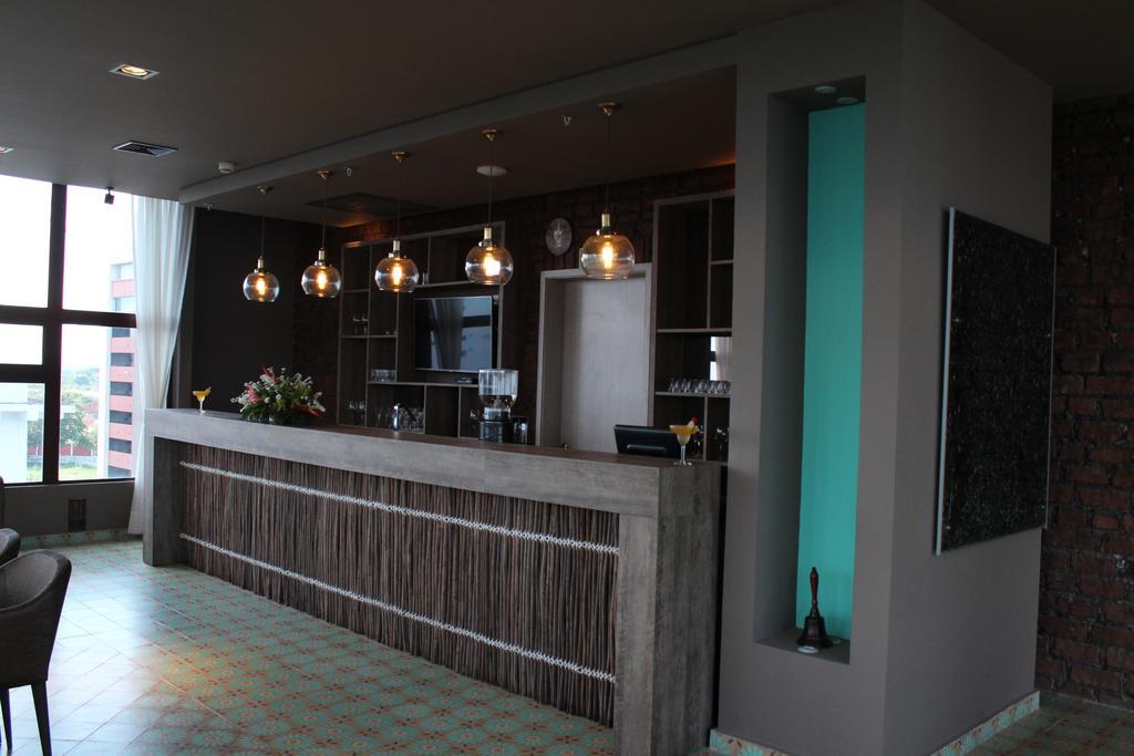 Ghl Hotel Monteria Bagian luar foto The kitchen at the 100th floor