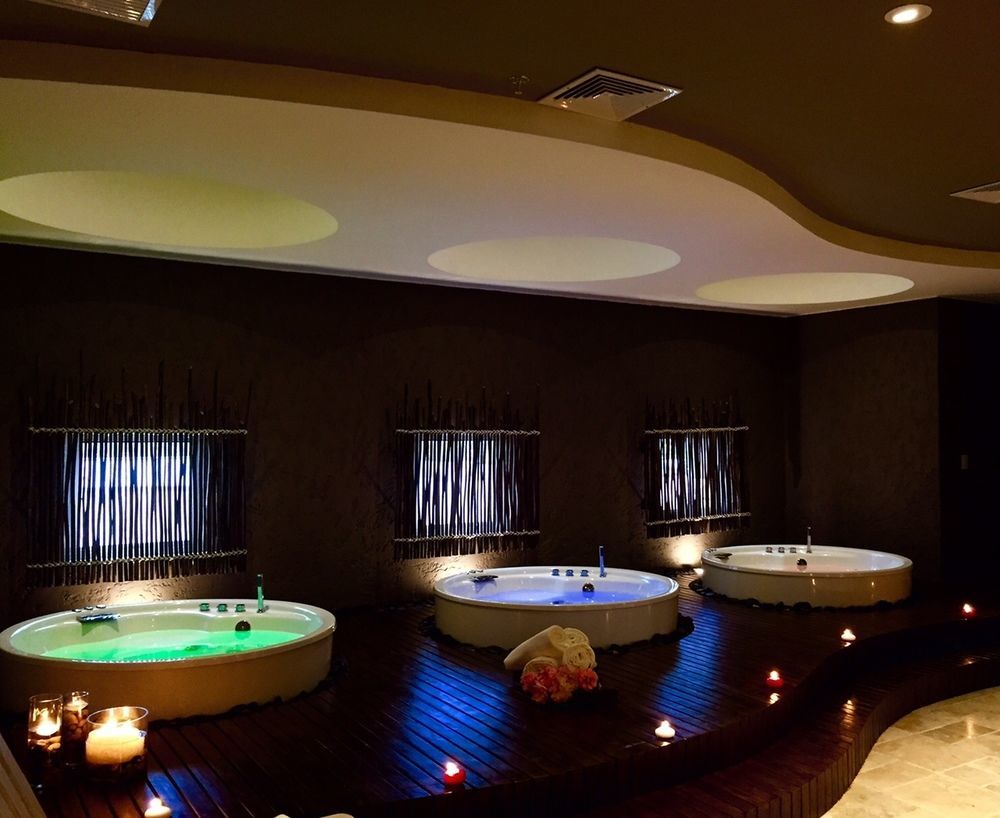 Ghl Hotel Monteria Bagian luar foto A modern spa